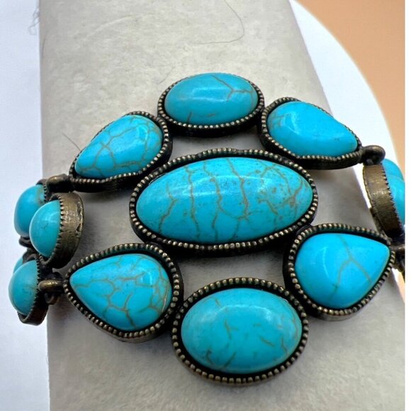 Vintage-Inspired Silver Tone Necklace & Bracelet Set With Faux Turquoise Stones. - Picture 11 of 14